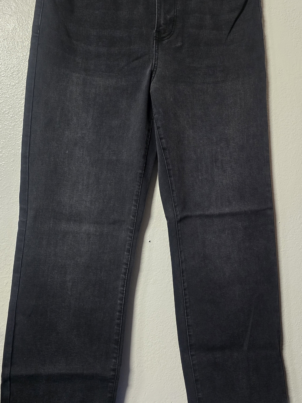 Well Worn Straight Leg Jeans in Faded Black